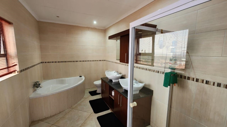 4 Bedroom Property for Sale in Cashan North West